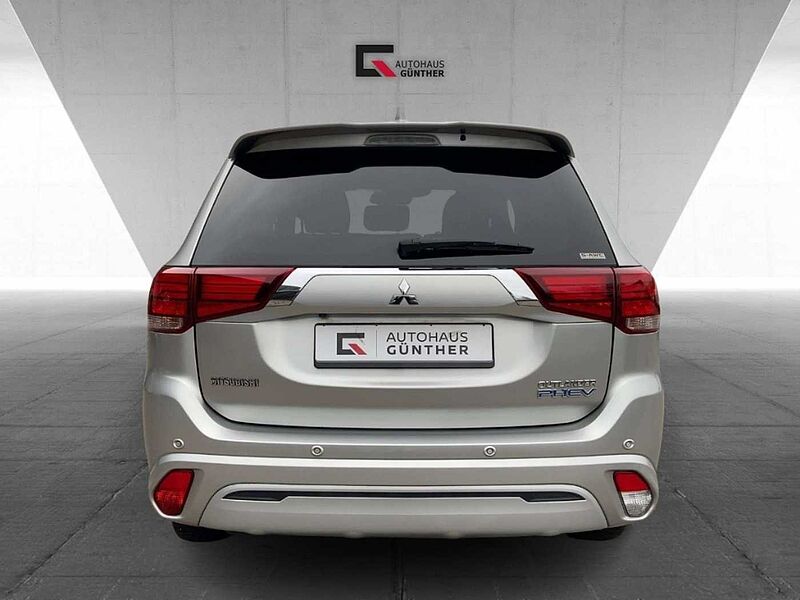 Mitsubishi Outlander Top Plug-in Hybrid 2.4 4WD Kamera